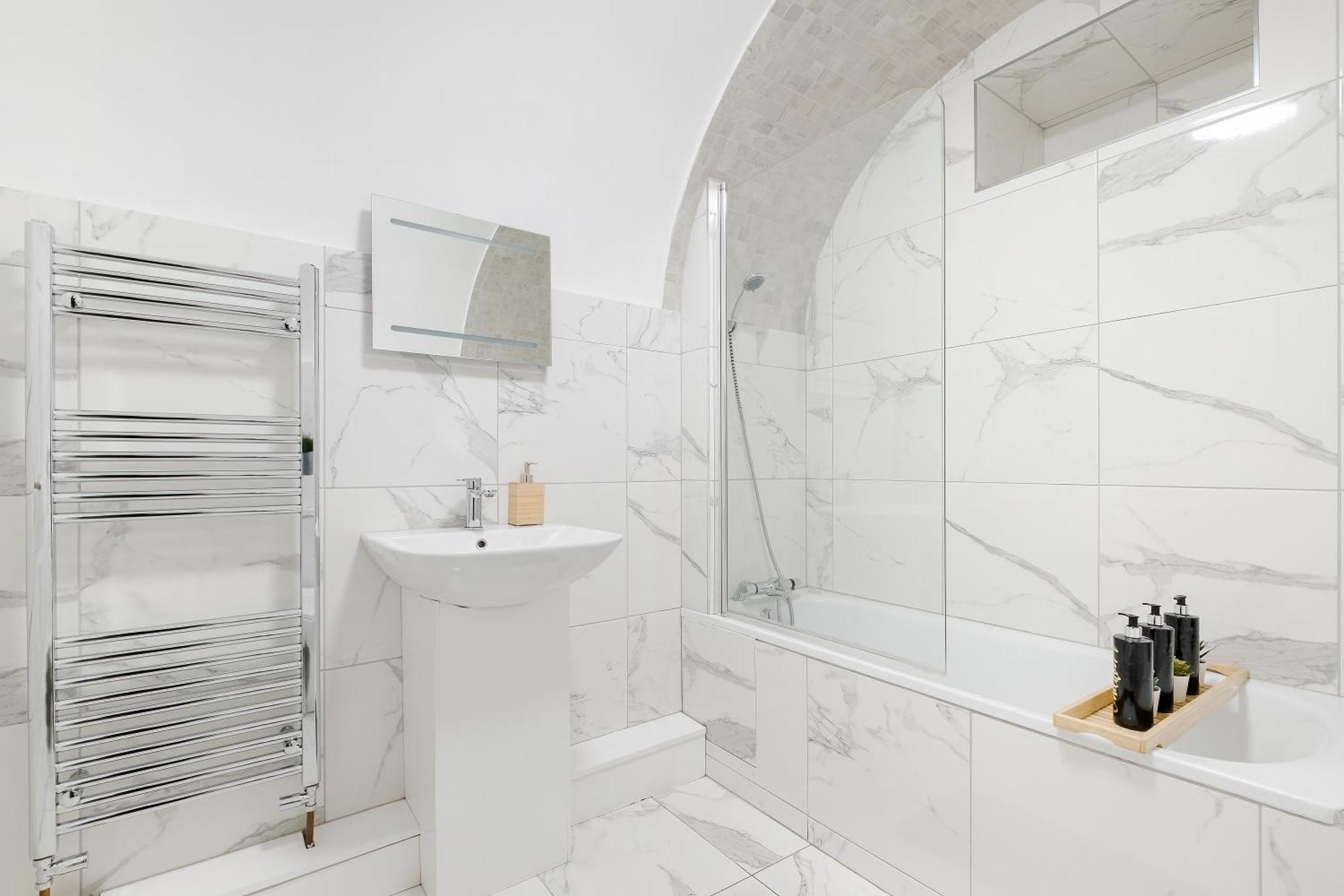 לונדון Large One Bedroom Apartment In Marylebone מראה חיצוני תמונה